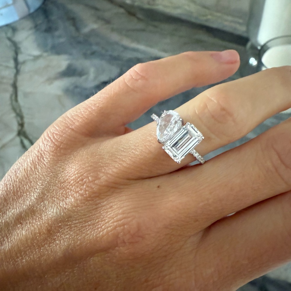 Elegant Silver and White Gemstone Ring
